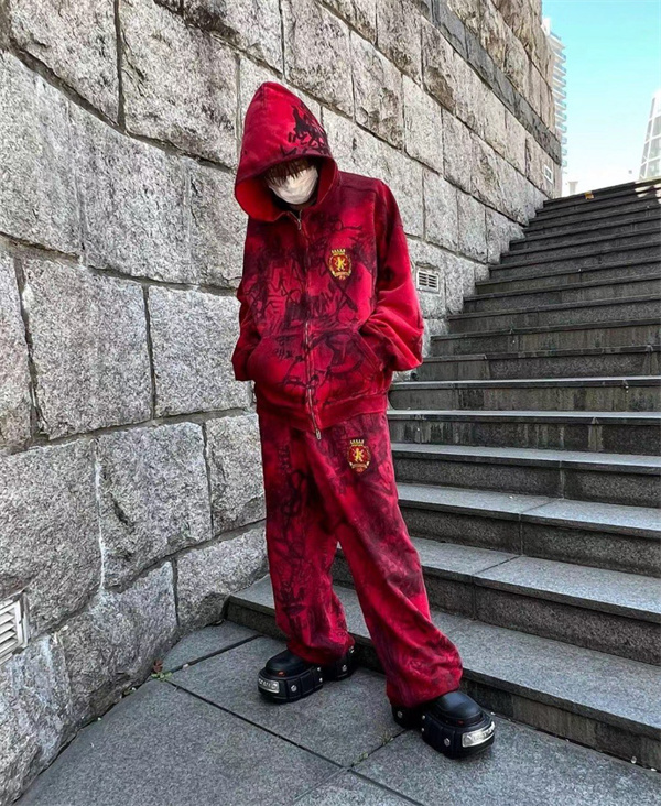 【BALENCIAGA】ジップアップ ロゴ フーディ：ラグジュアリーなスタイルの新基準コピー